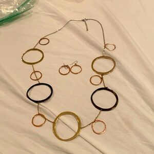 EUC tricolor (gold, copper, gunmetal) large circle necklace & matching earrings